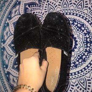 black sparkle toms